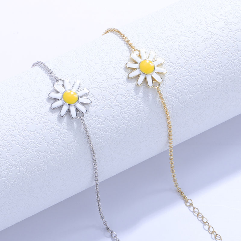 Enamel Daisy Flower Friendship Bracelet