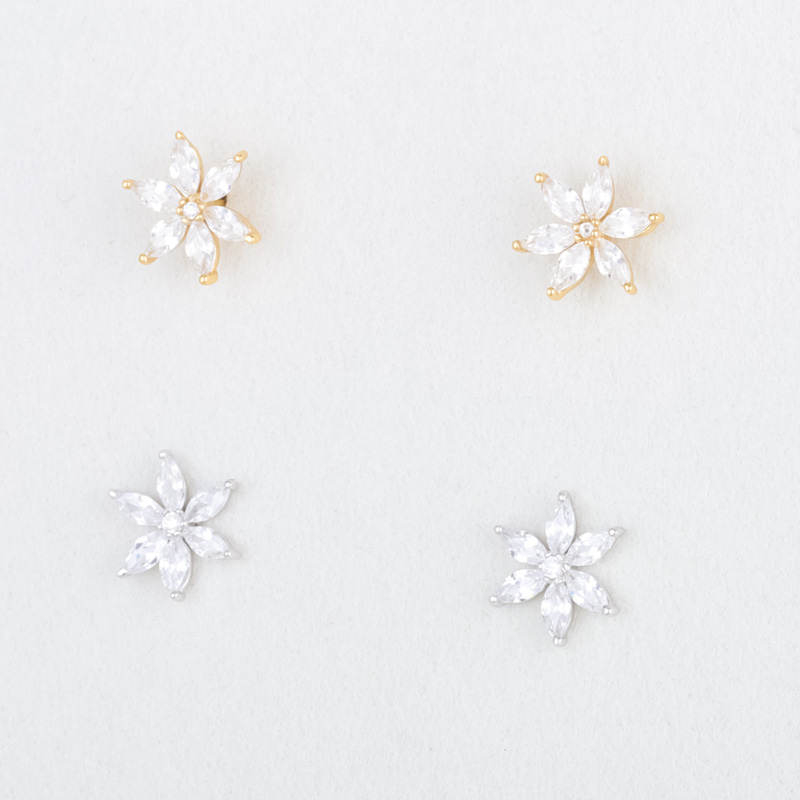 small flower stud earrings