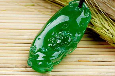 Cómo mantener joyería de jade