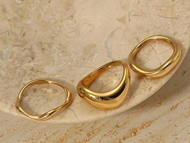 Pakistan Client Visits Guangzhou Office to Explore Stainless Steel Jewelry Wholesale Opportunities